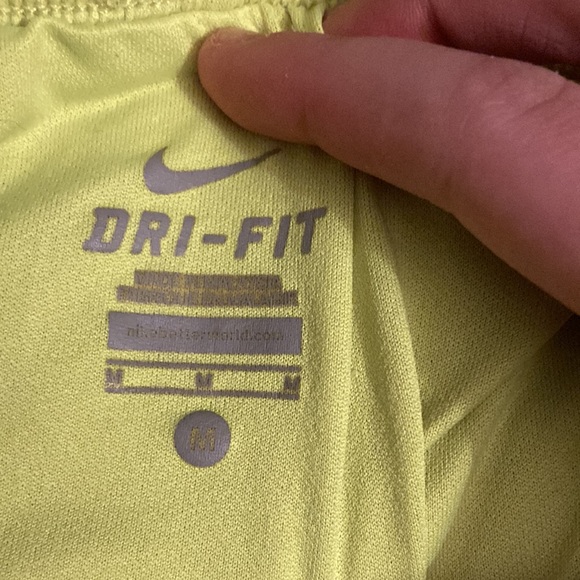 Medium size. - Picture 3 of 3